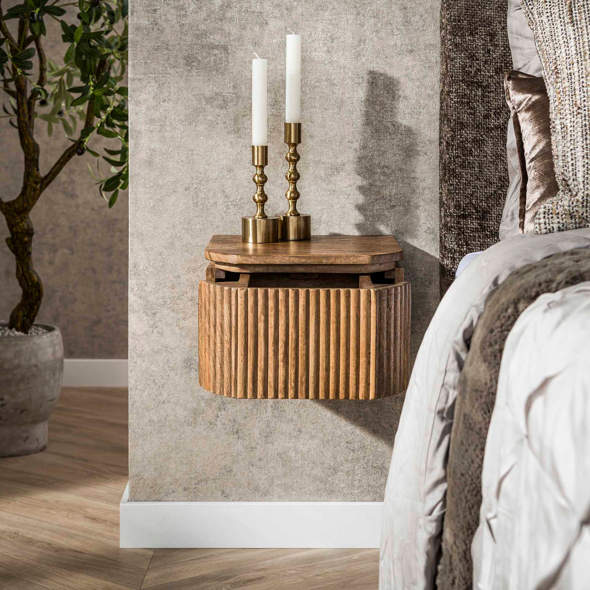 Schwebender Nachttisch Mangoholz Sand – 1 Schublade