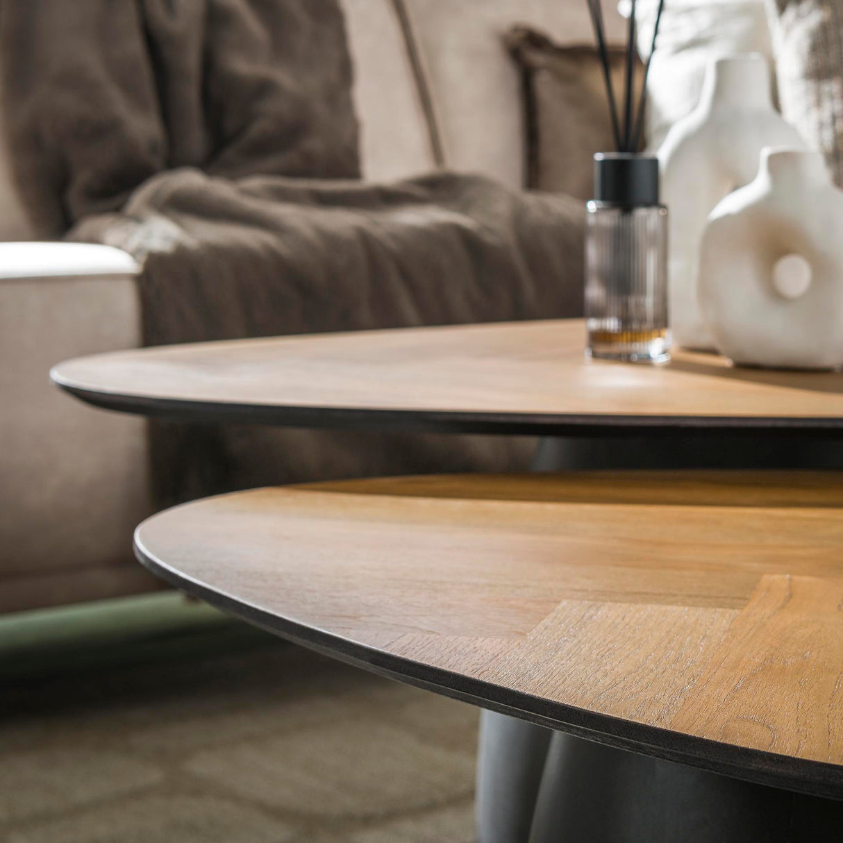 Couchtisch-Set aus 2 Fischgrät Elva Teakholz - Metallrahmen