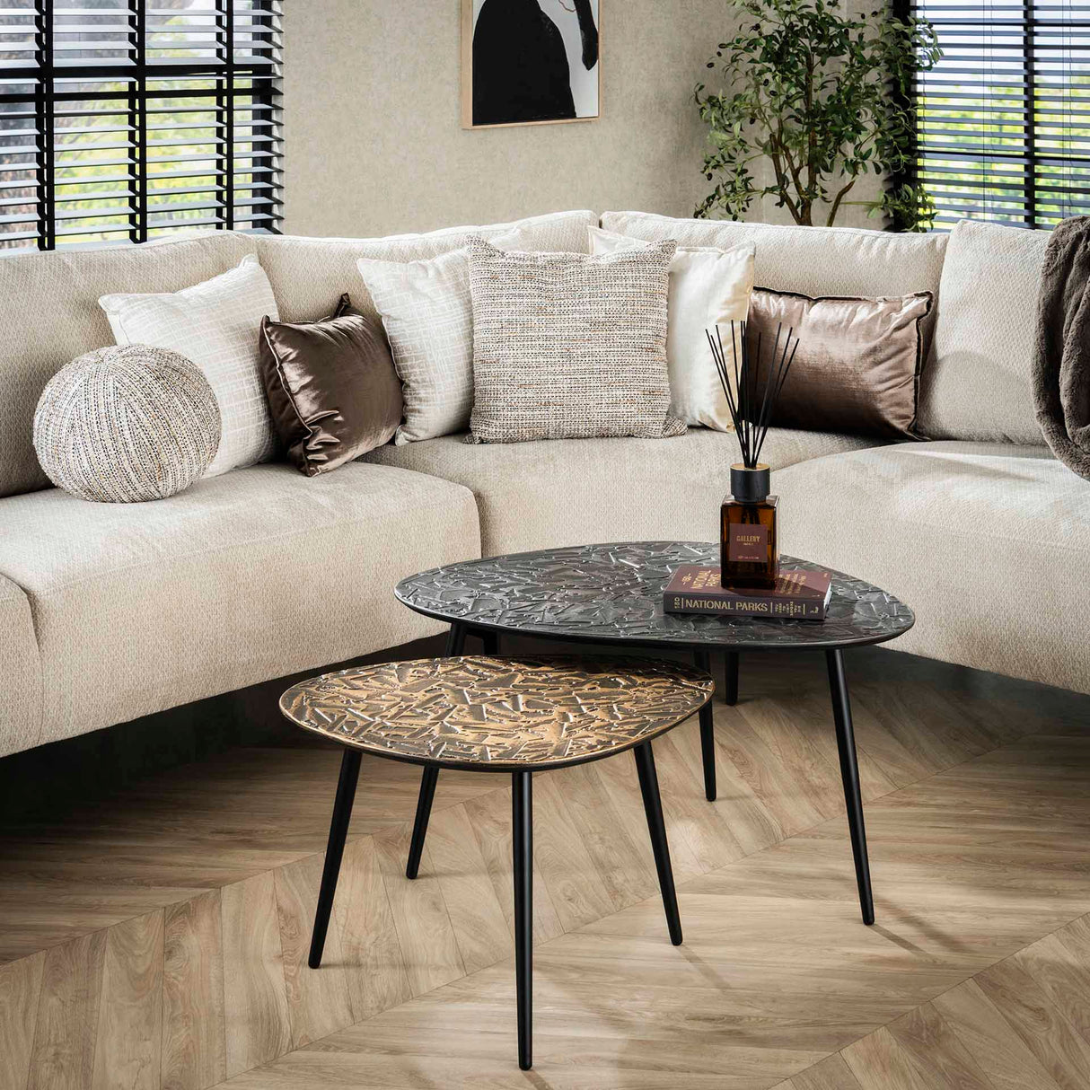 Marlo Couchtisch Set 2 Dreieckig Patina Silber Antik Bronze