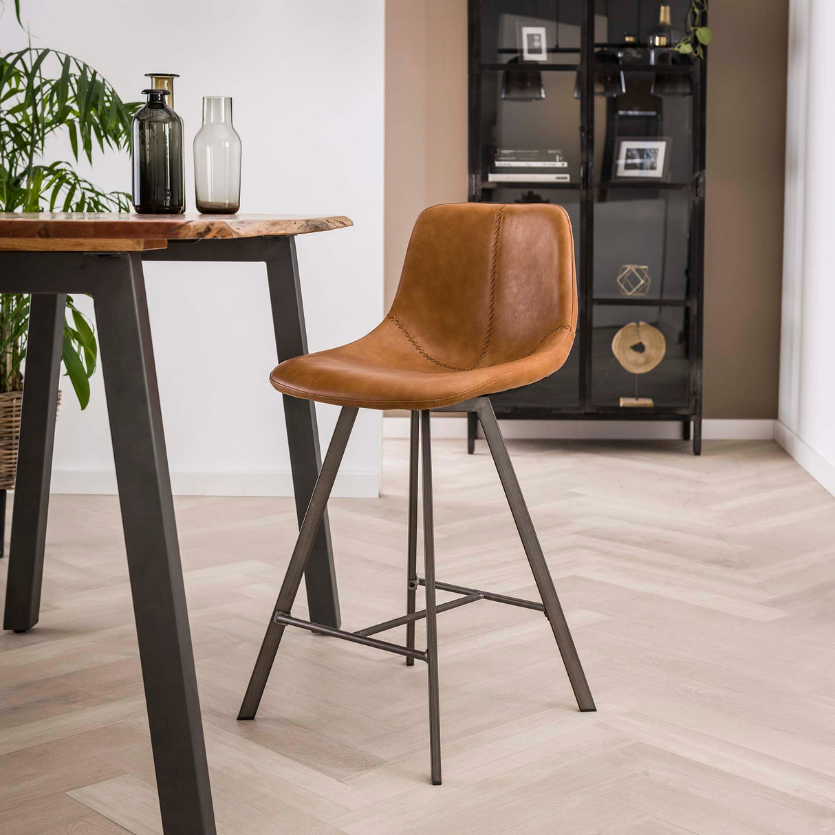 Hocker Siena Braun Saddle PU Kunstleder