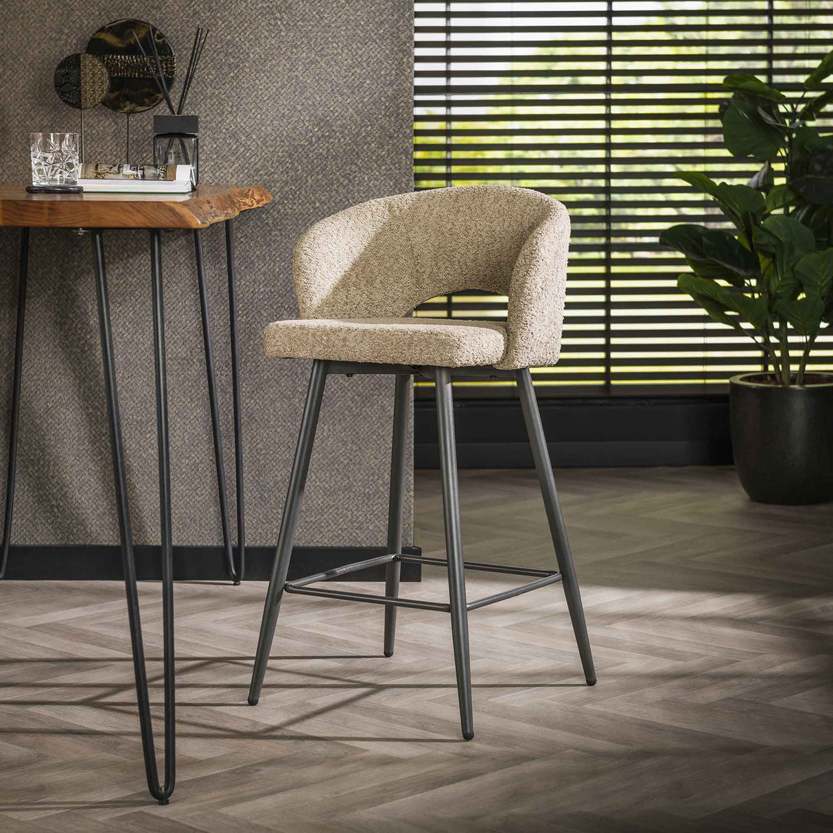 Moderner Barhocker Sand Alba Bouclé Stoff
