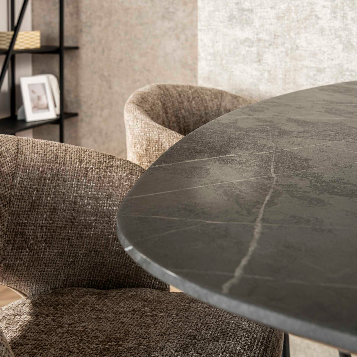 Dänischer ovaler Bartisch Iris 140x80 cm mit Spinnenbeinen Keramiklook