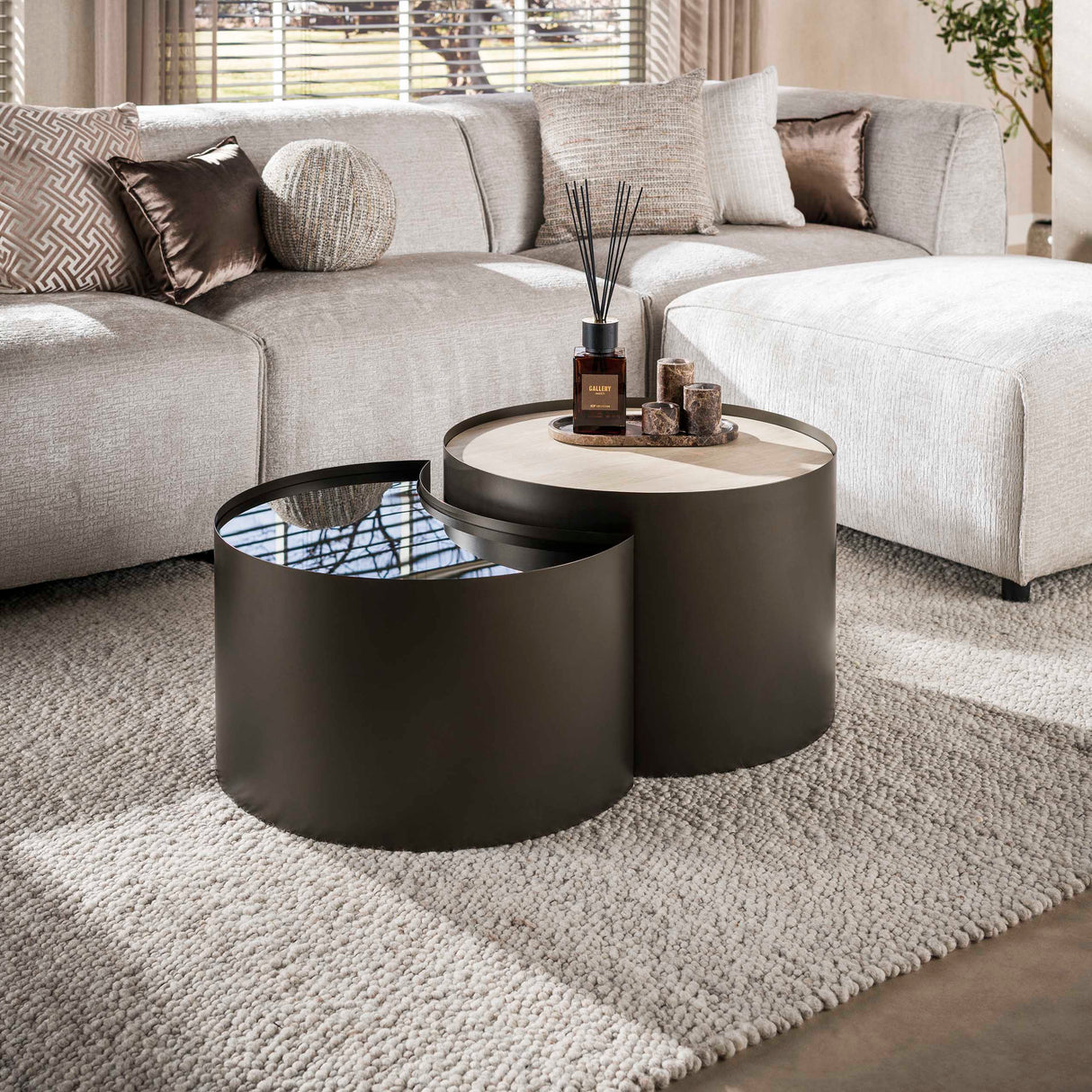 Set aus 2 Couchtischen Moony – Metallgestell & Keramik-Travertin-Optik und Glas
