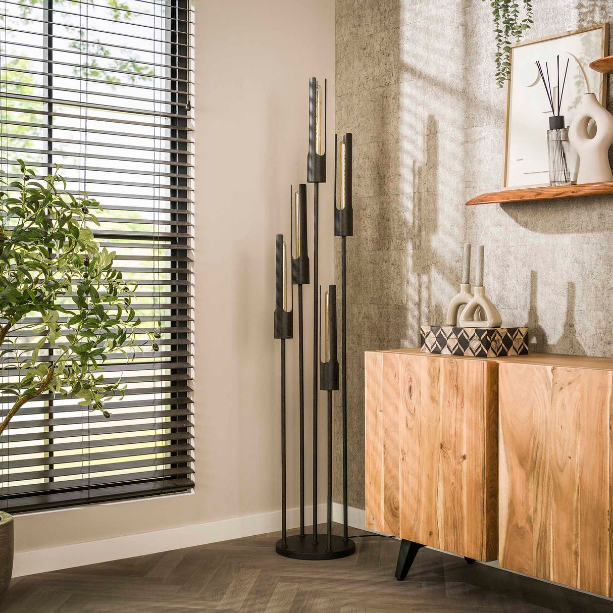 Stehlampe Judy 5-flammig gestuft schwarz