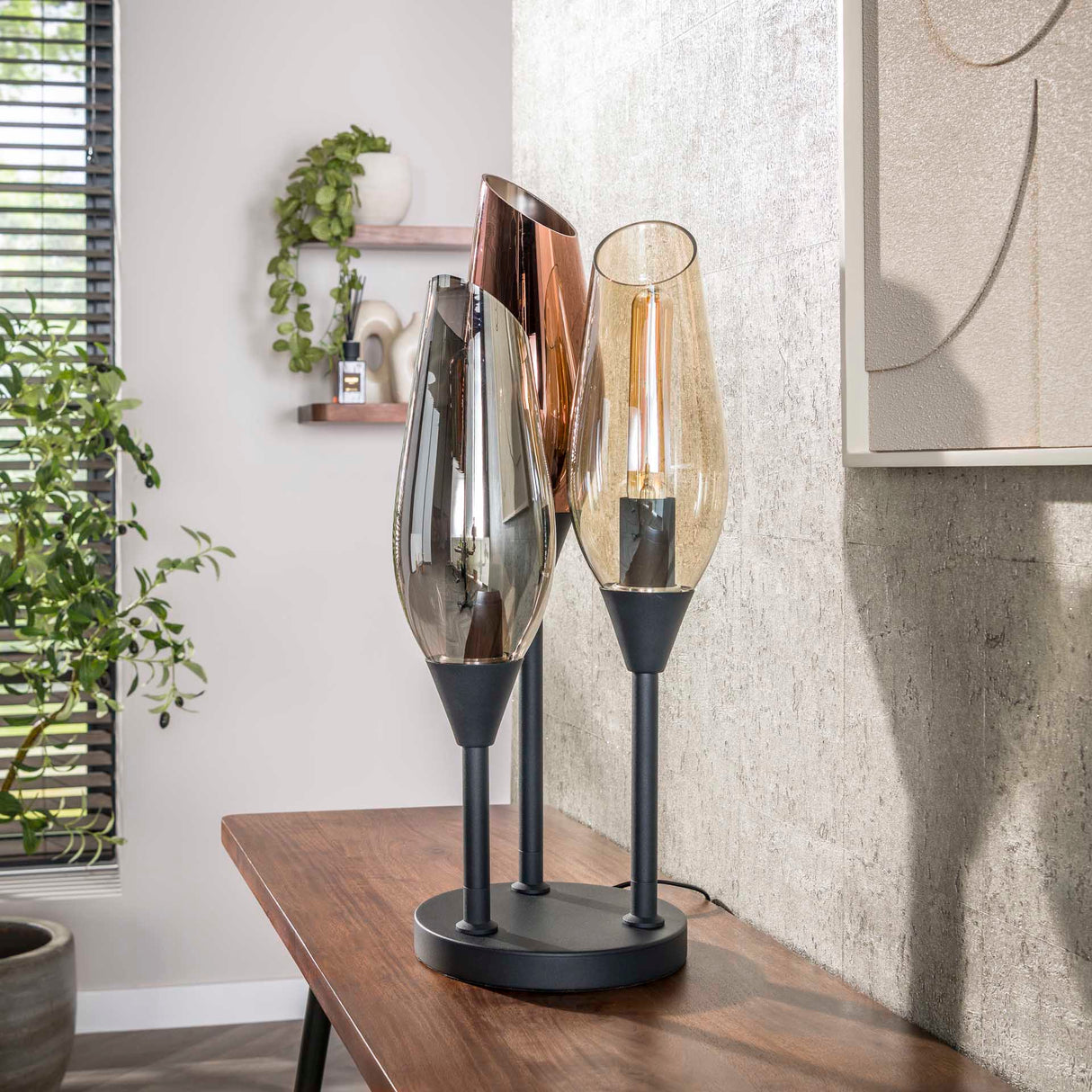 Nora 3-lichtige Tischlampe schwarz