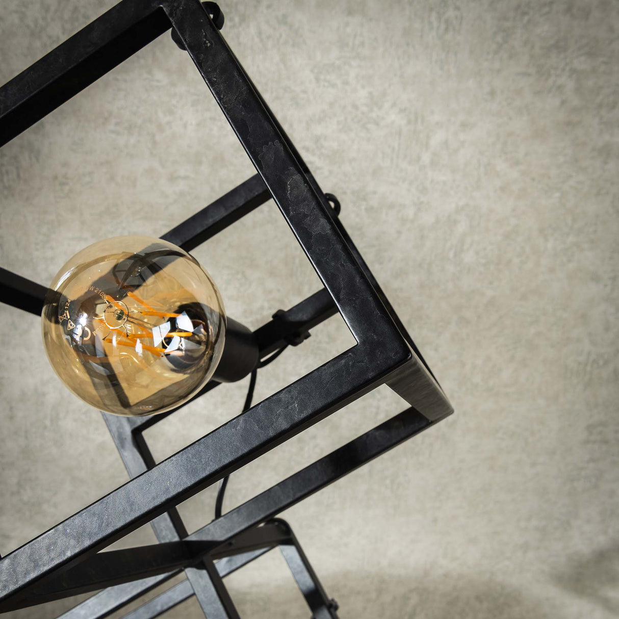 Stehlampe Drew 4-flammig Würfel schwarz