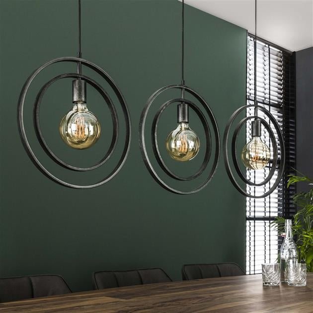 Hängelampe Otan DH Interior Anthrazit LxBxH 129x46x11 Metall Stimmungsvolles Foto diagonale Vorderansicht