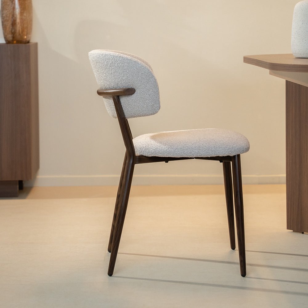 Esszimmerstühle-Japandi Esszimmerstuhl Yura Beige - Rahmen in Walnussoptik -Dimehouse