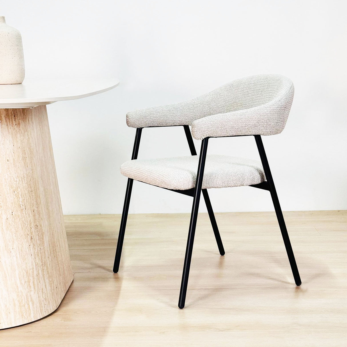 Esszimmerstuhl Bouclé Beige Lisa - Schwarzes Gestell