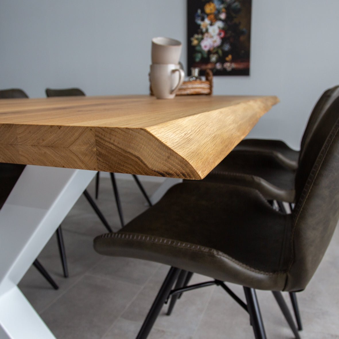 Esstisch Revi Eiche - Baumstammform - Weißes X-Bein