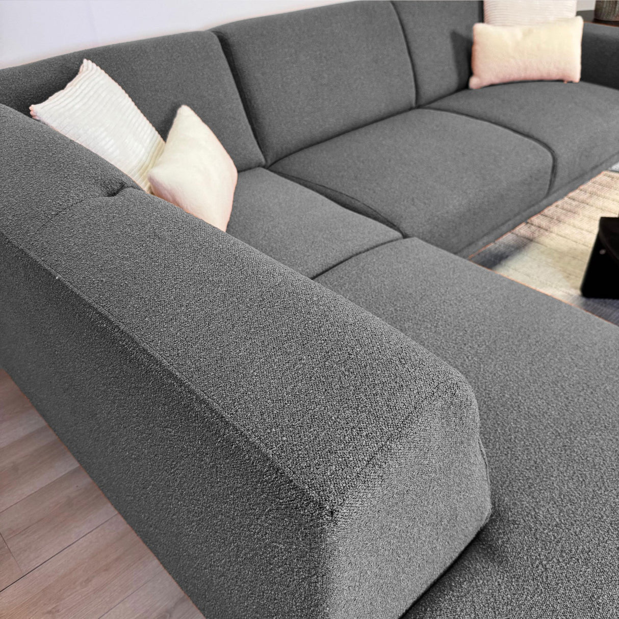 Ecksofa aus grauem Bouclé-Stoff Maël - links