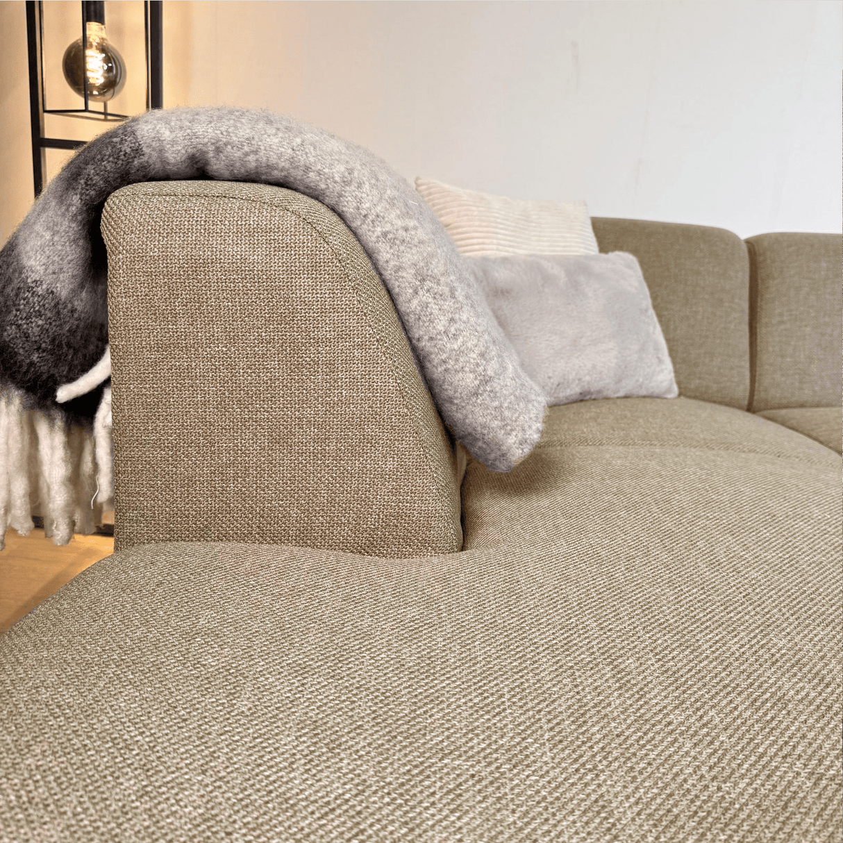 Ecksofa mit kompakter Lounge in Beige aus recyceltem Stoff Moby - links