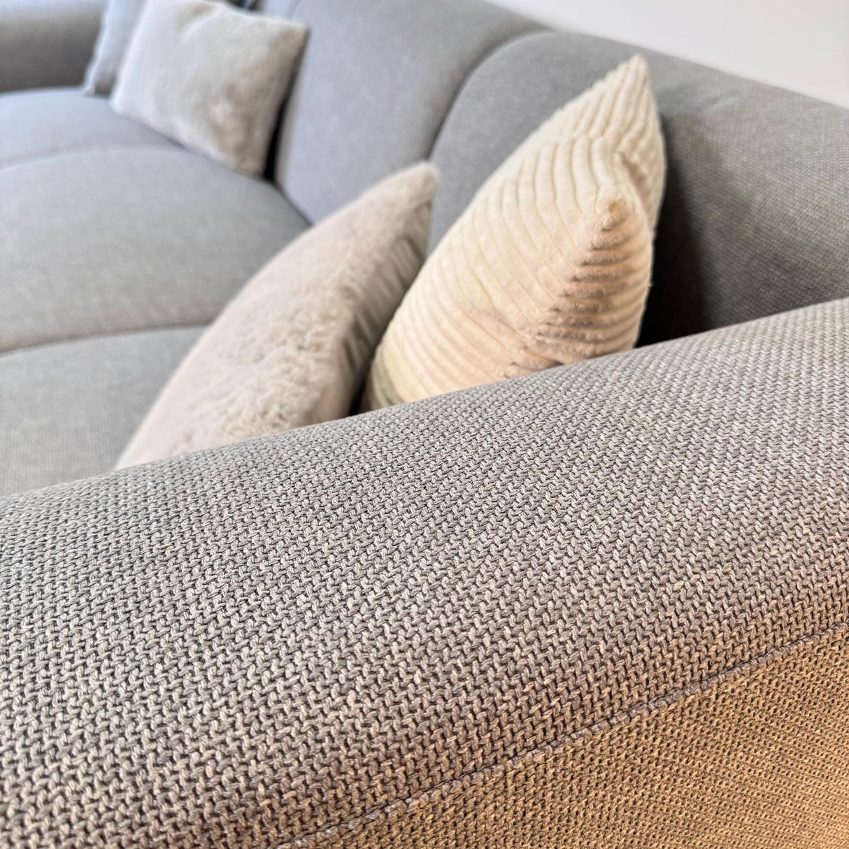 Ecksofa mit kompakter Lounge grau-blauer recycelter Stoff Moby - rechts