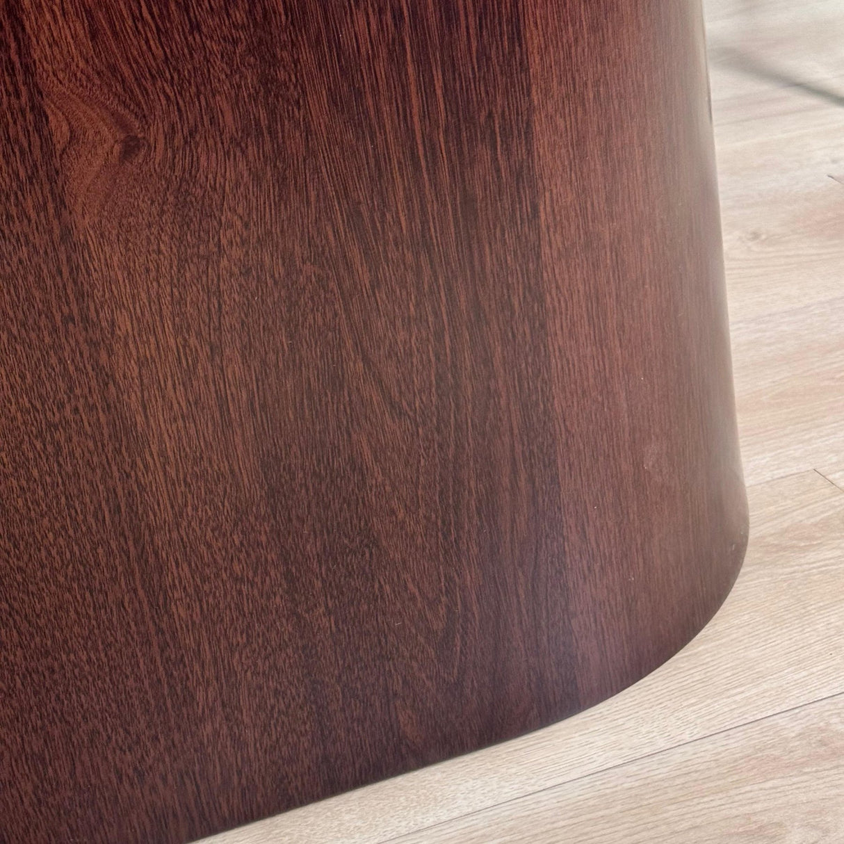 Komplettes Möbelset: Lea Esstisch Sintered Stone Marmorlook Travertin - Walnussrahmen + 4x Lisa Esszimmerstühle Bouclé Grau