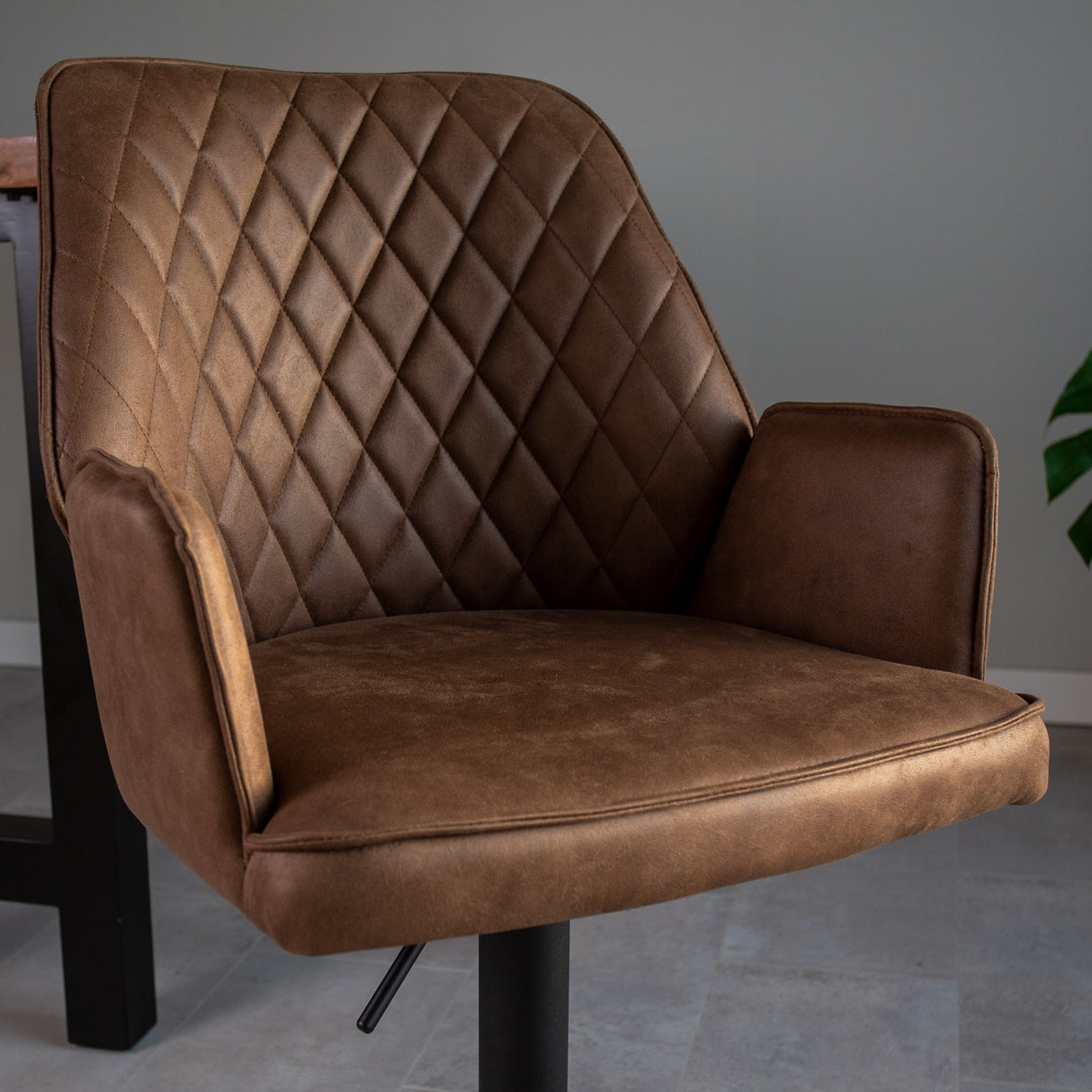 Drehbarer Barhocker Taupe Mikrofaserstoff Novan - Verstellbar - Mit Armlehnen