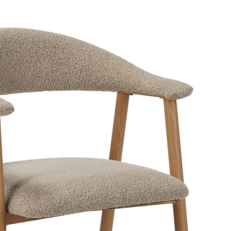 Japandi Esszimmerstuhl Sandfarbe Bouclé Suki - Eichenlook Rahmen - Mit Armlehne