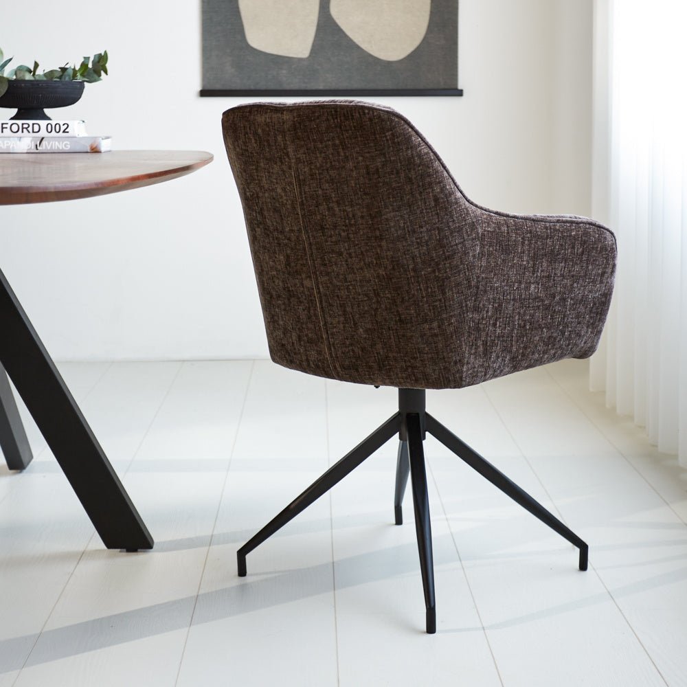 Esszimmerstuhl Camiel Dimehouse Braun LxBxH 62x61x54 Stoff Stimmungsvolle Fotodiagonale Rückansicht