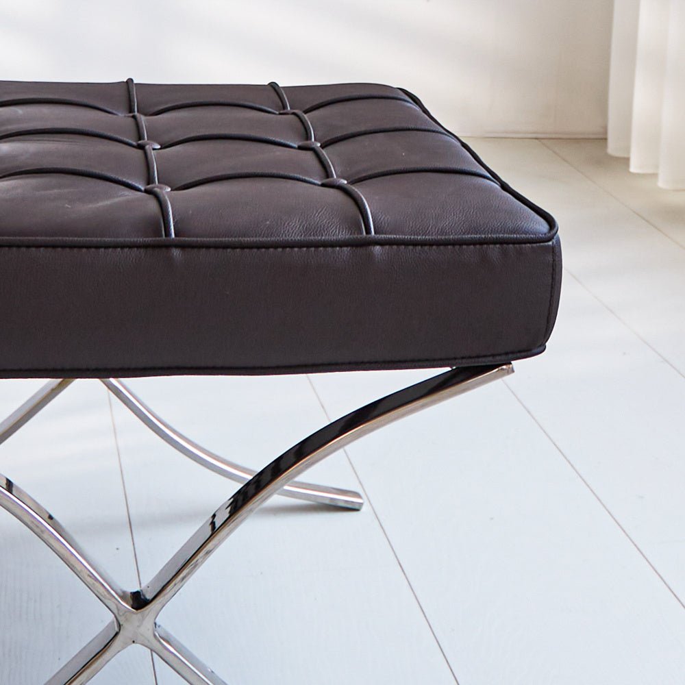 Fußhocker Expo Premium Dimehouse Dunkelbraun LxBxH 63x62x36 Leder Stimmungsvolles Fotodetail