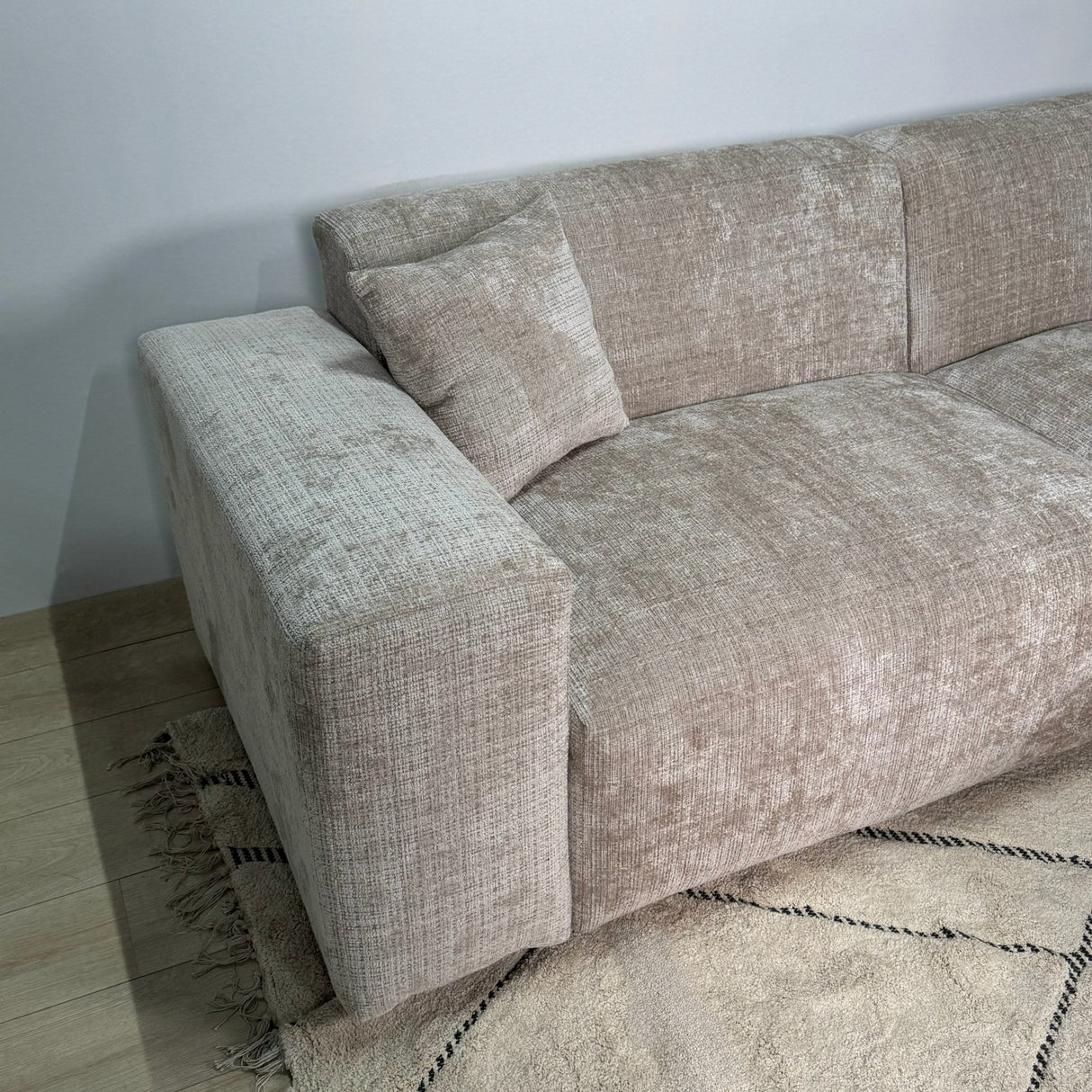 Ecksofa Wayne aus Chenille in Beige, 264 cm – Ecke links und rechts montierbar