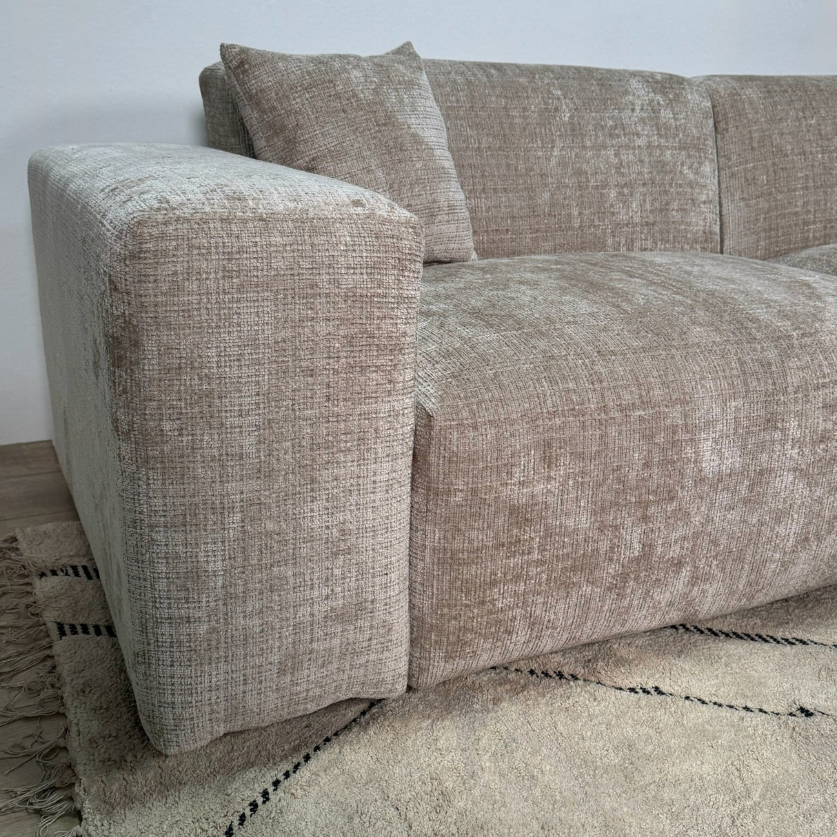 Ecksofa Wayne aus Chenille in Beige, 264 cm – Ecke links und rechts montierbar