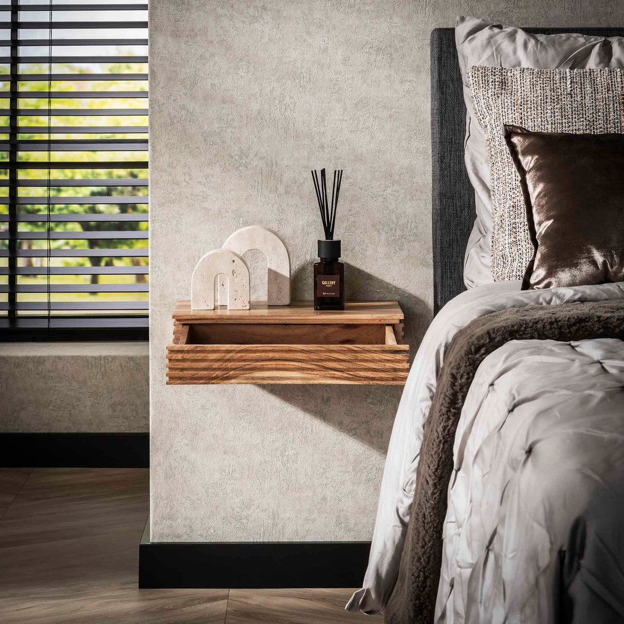 Nachttische Arlo Set von 2 – Massives Akazienholz mit Schublade 