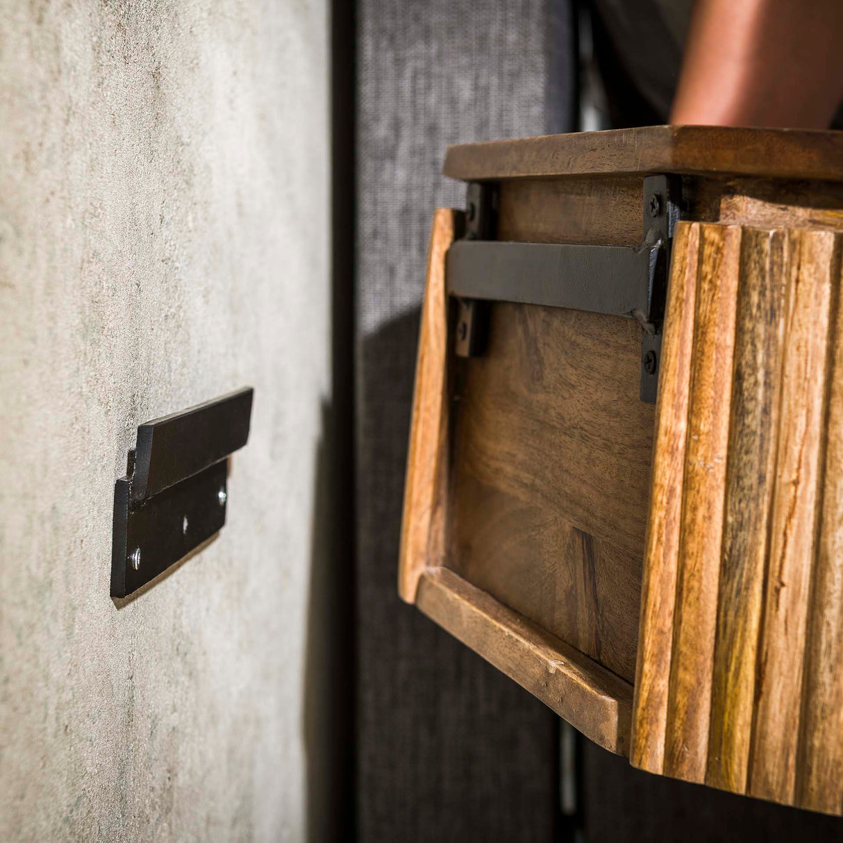 Mango Nachttisch rund 1 Schublade - Sand 