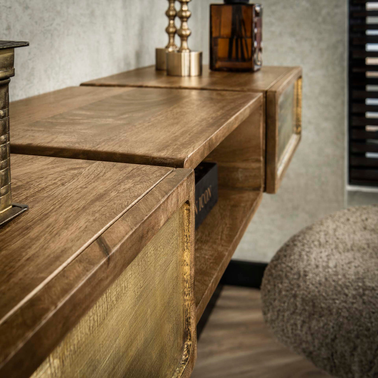 Mira Hangende Kaptafel Mango Zand Brass 123 cm