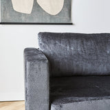 Sofa Bella Dimehouse Anthrazit LxBxH 138x98x55 Stoff Stimmungsvolles Fotodetail