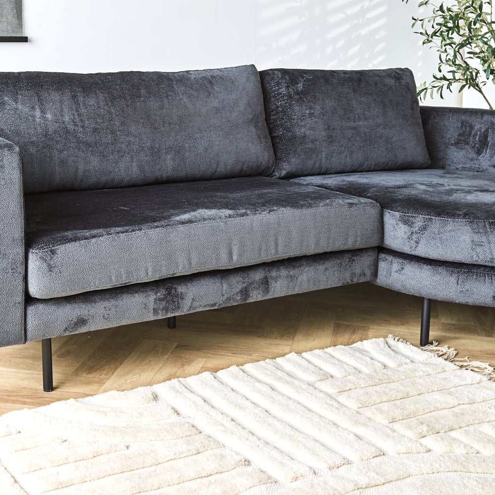 Sofa Bella Dimehouse Anthrazit LxBxH 138x98x55 Stoff Stimmungsvolles Fotodetail