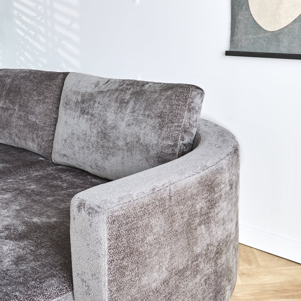 Sofa Bella Dimehouse Grau LxBxH 138x98x55 Stoff Stimmungsvolles Fotodetail