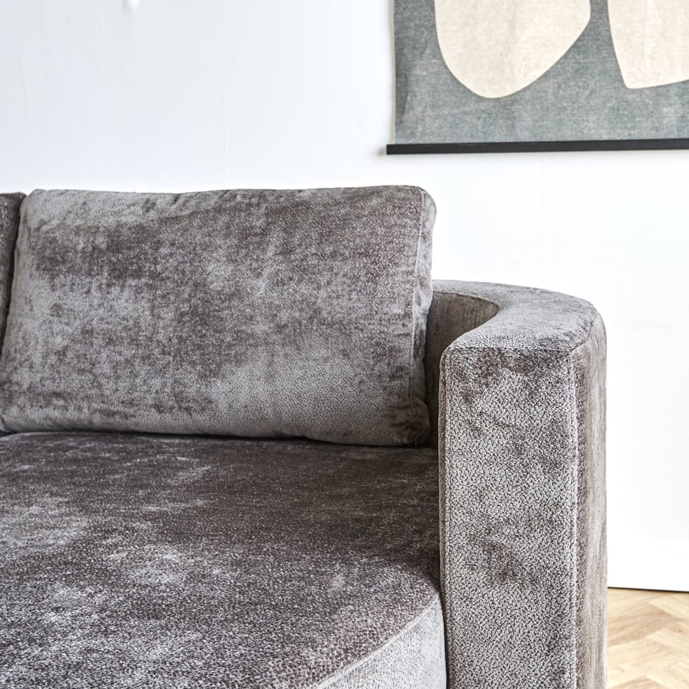 Sofa Bella Dimehouse Grau LxBxH 138x98x55 Stoff Stimmungsvolles Fotodetail