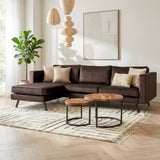 3-Sitzer-Ecksofa Gino samtbraun links, stimmungsvolles Foto im modernen Interieur