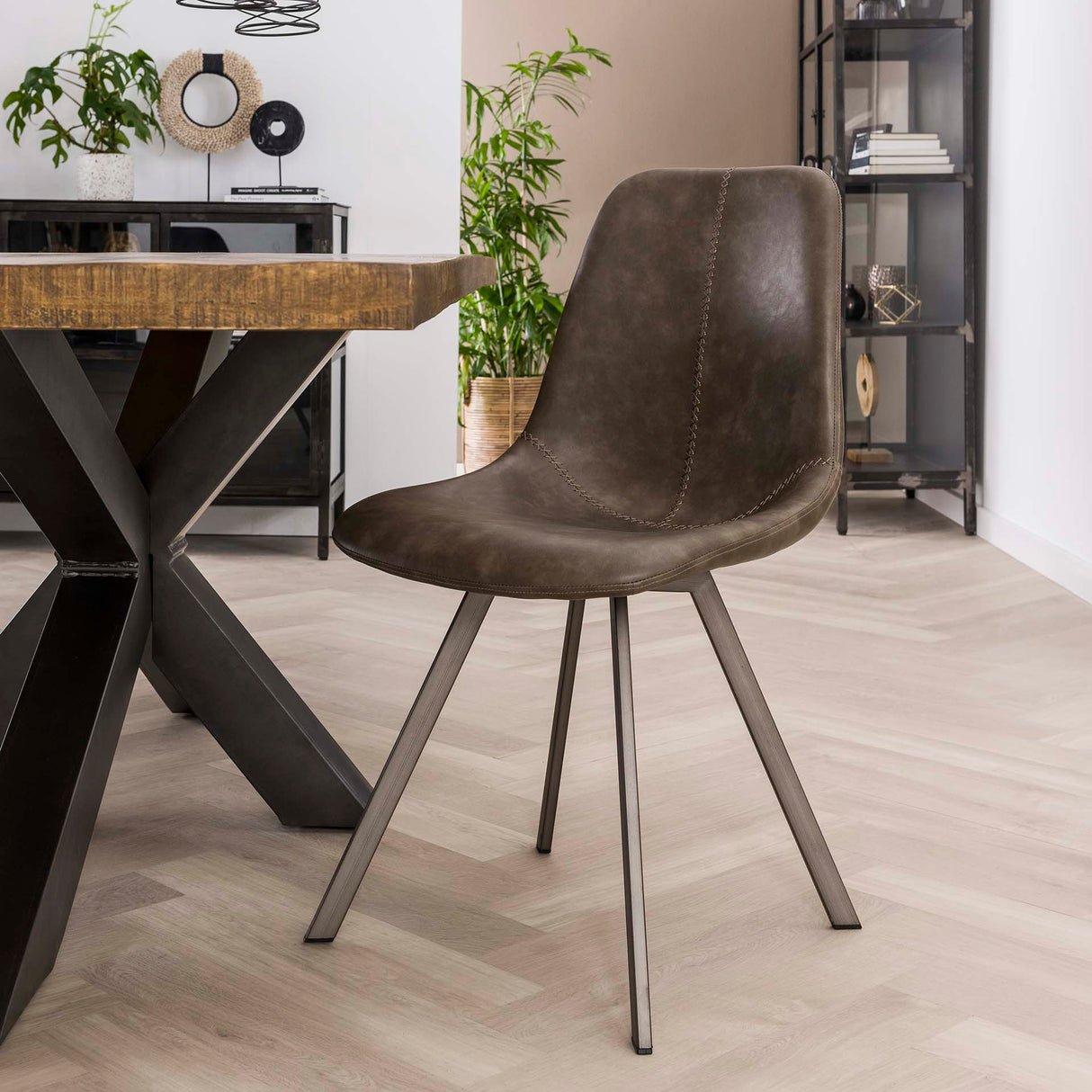 Set von 4 Esszimmerstühlen Siena Saddle PU taupe 