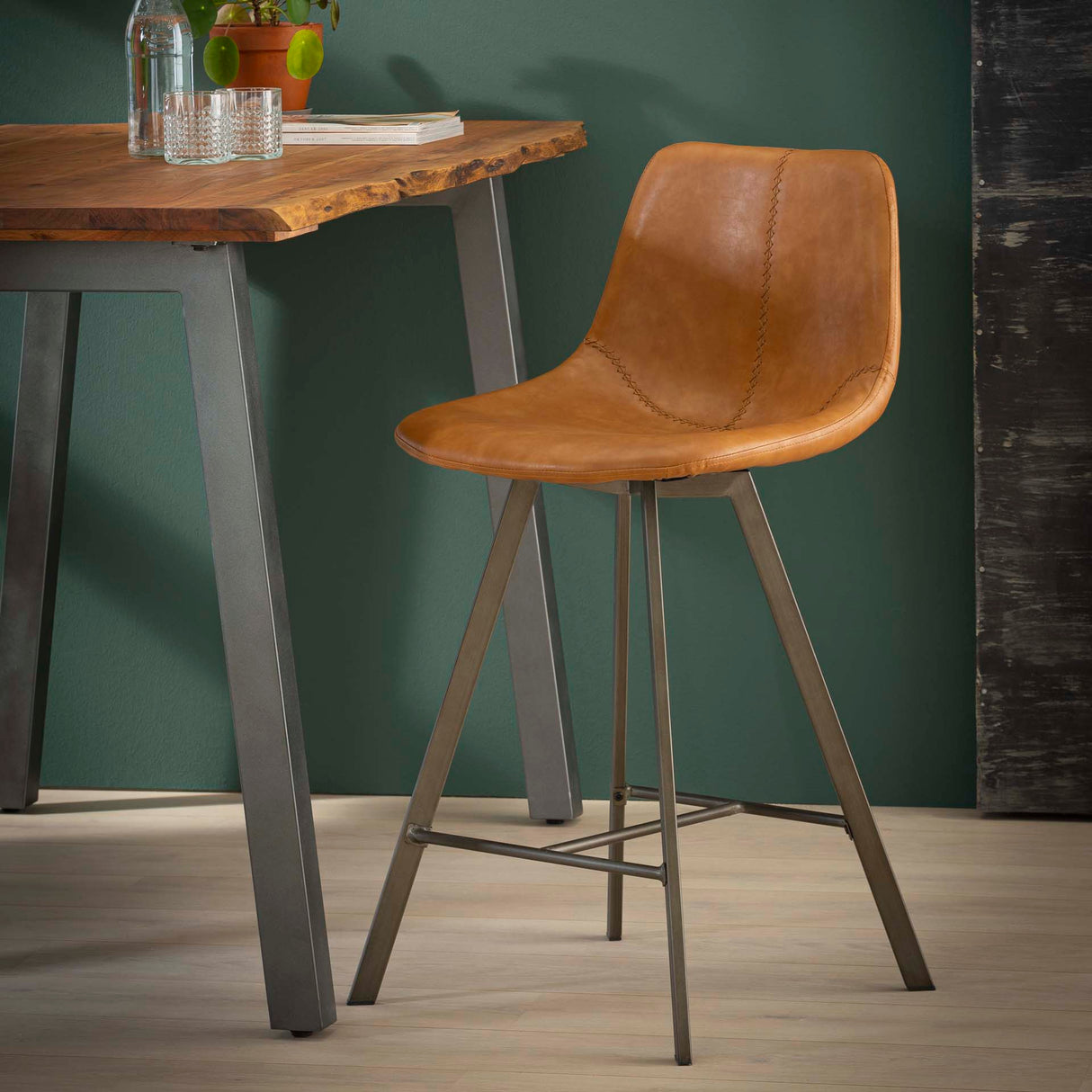 Set von 4 Barhockern Siena Saddle PU braun 