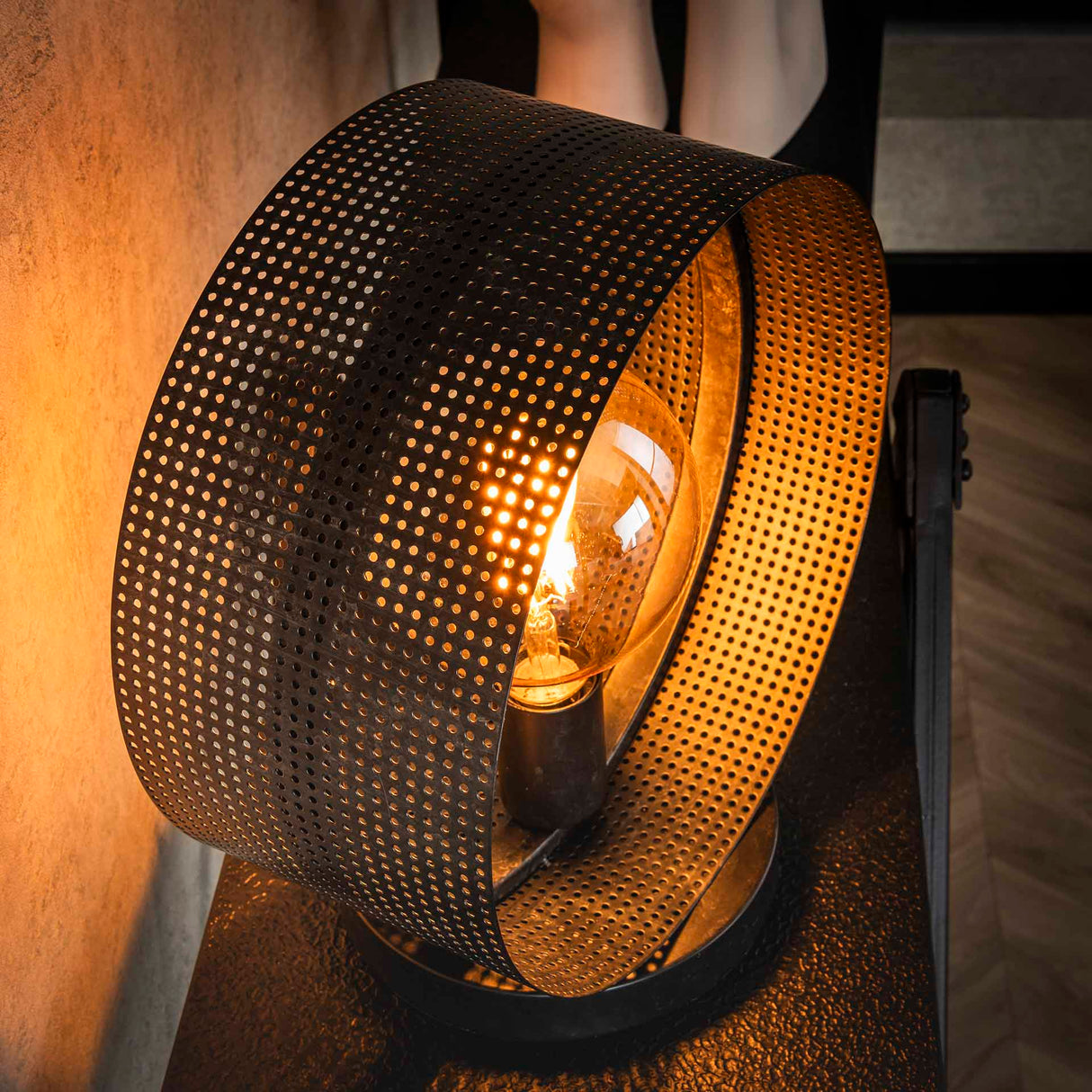 Tischlampe Fons 1-flammig rund Metall schwarz 