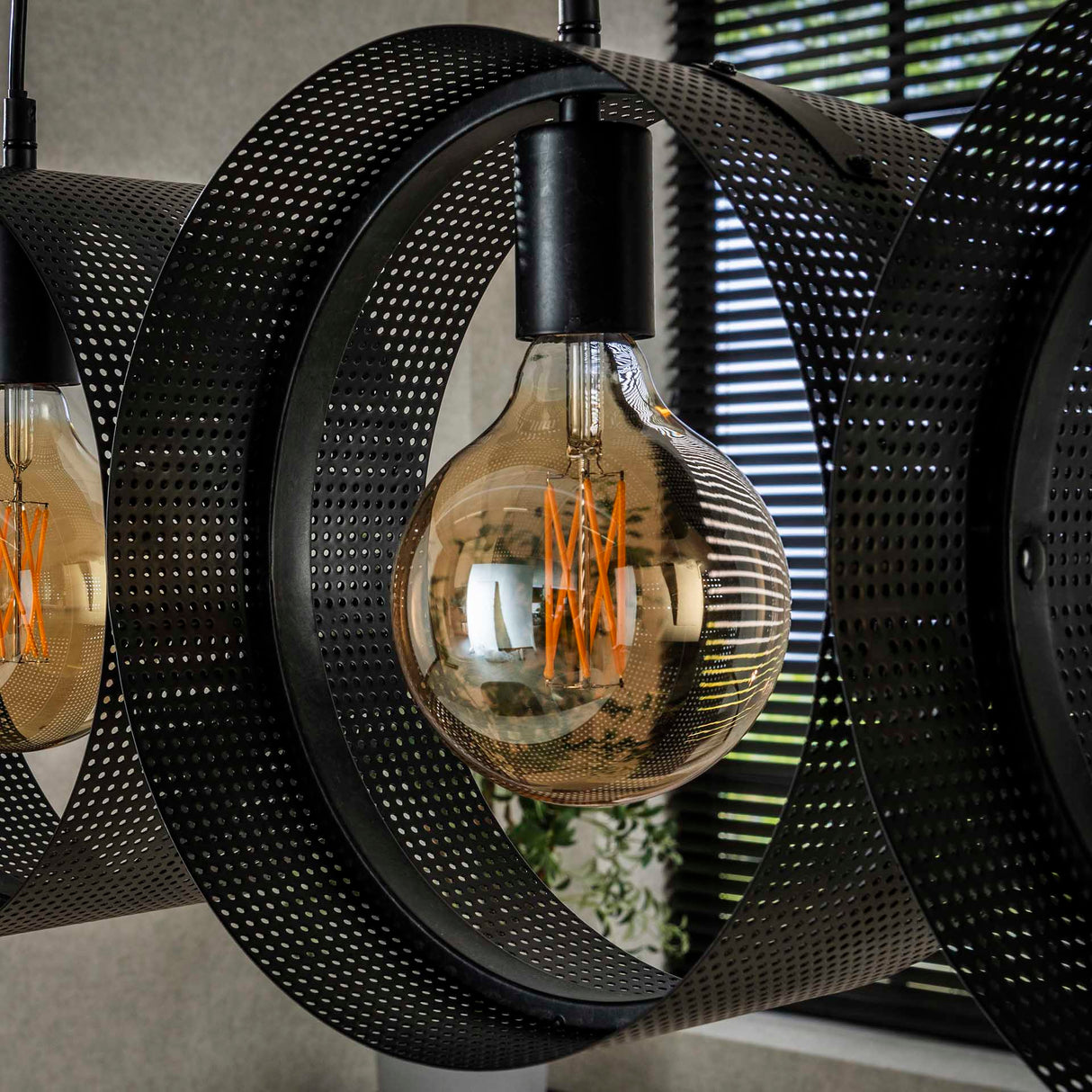 Hängelampe Fons 4-flammig Ringe Metall schwarz 