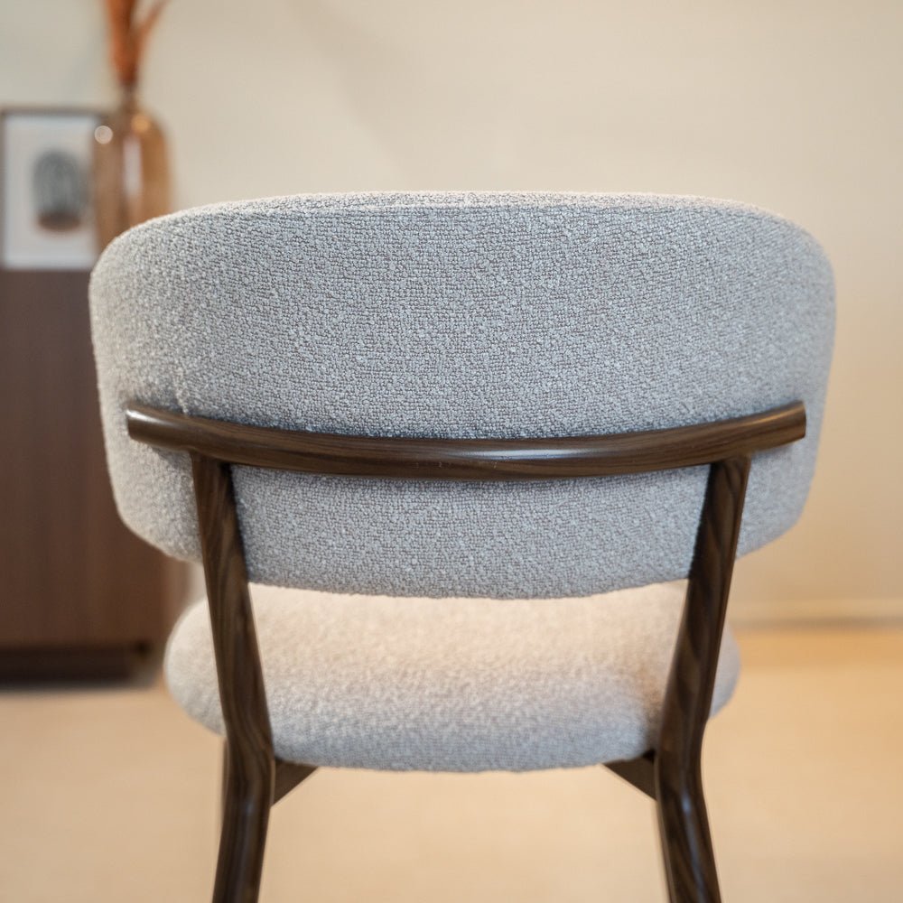 Esszimmerstühle-Japandi Esszimmerstuhl Yura Beige - Rahmen in Walnussoptik -Dimehouse