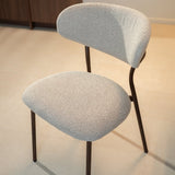 Esszimmerstühle-Esszimmerstuhl Bouclé Sandfarbe Uma – Rahmen in Walnussoptik – Japandi-Dimehouse