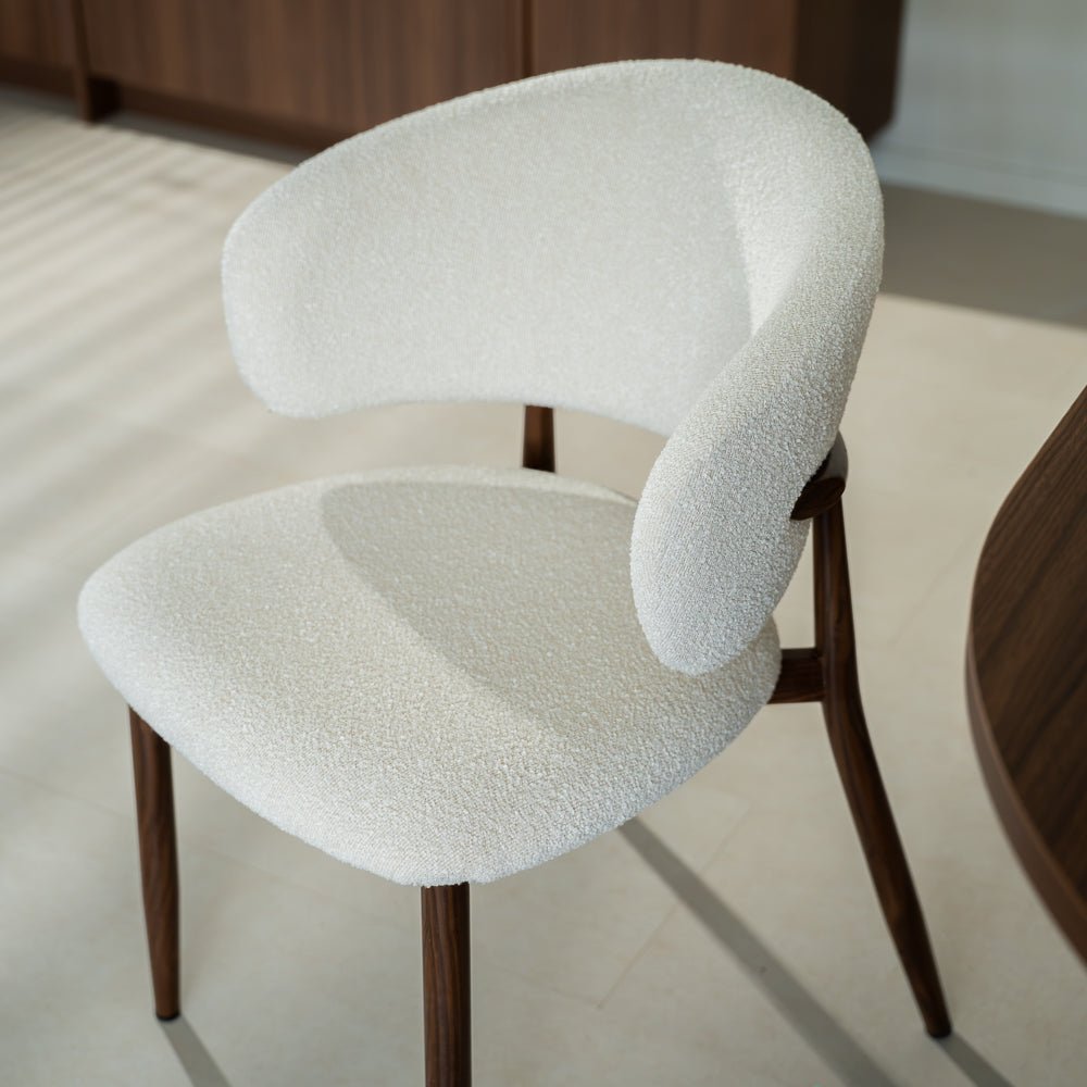 Esszimmerstühle-Japandi Esszimmerstuhl Yuka Beige - Rahmen in Walnussoptik -Dimehouse