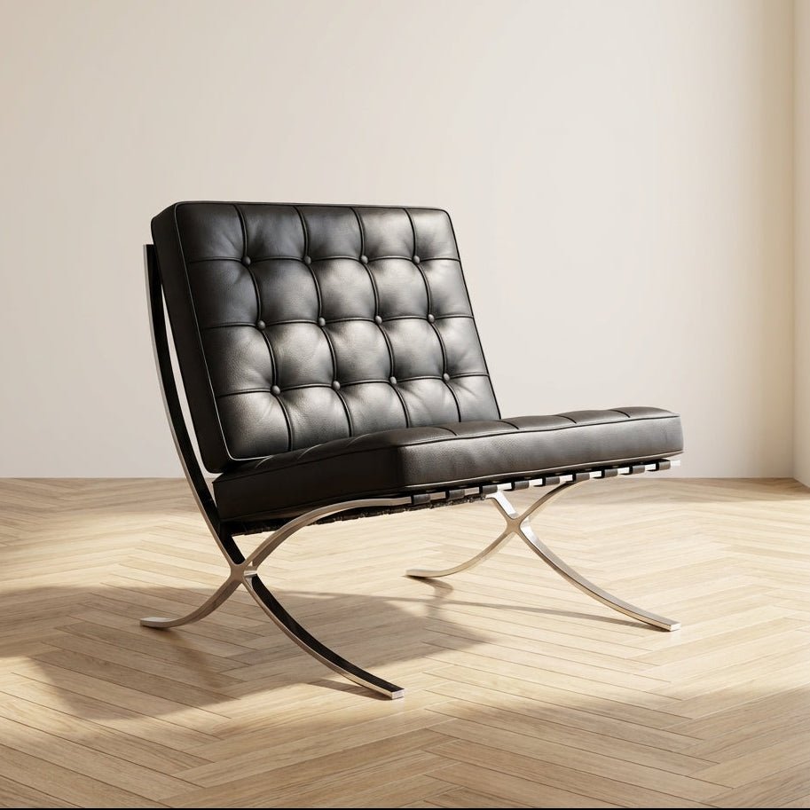 Expo-Sessel aus schwarzem Premium-Leder, stimmungsvolles Foto im modernen Interieur