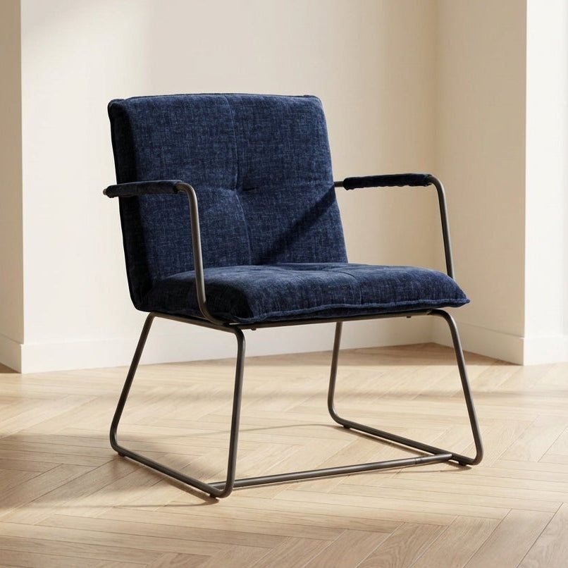 Fauteuil Hailey donkerblauw chenille sfeerfoto in modern interieur