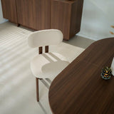 Eetkamerstoelen-Japandi Eetkamerstoel Miyo Bouclé Beige - Walnootlook Frame-Dimehouse