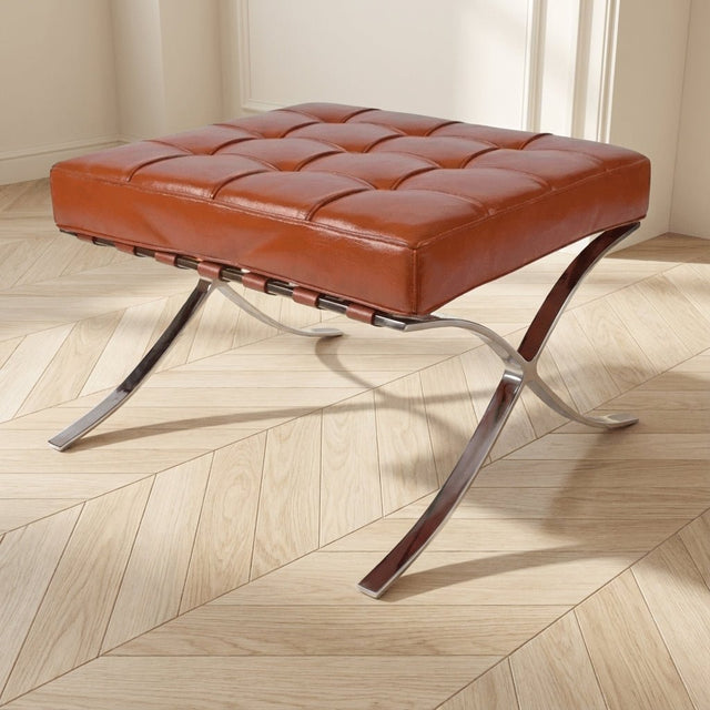 Stimmungsvolles Foto von Hocker Expo Premium Leather in einem modernen Interieur