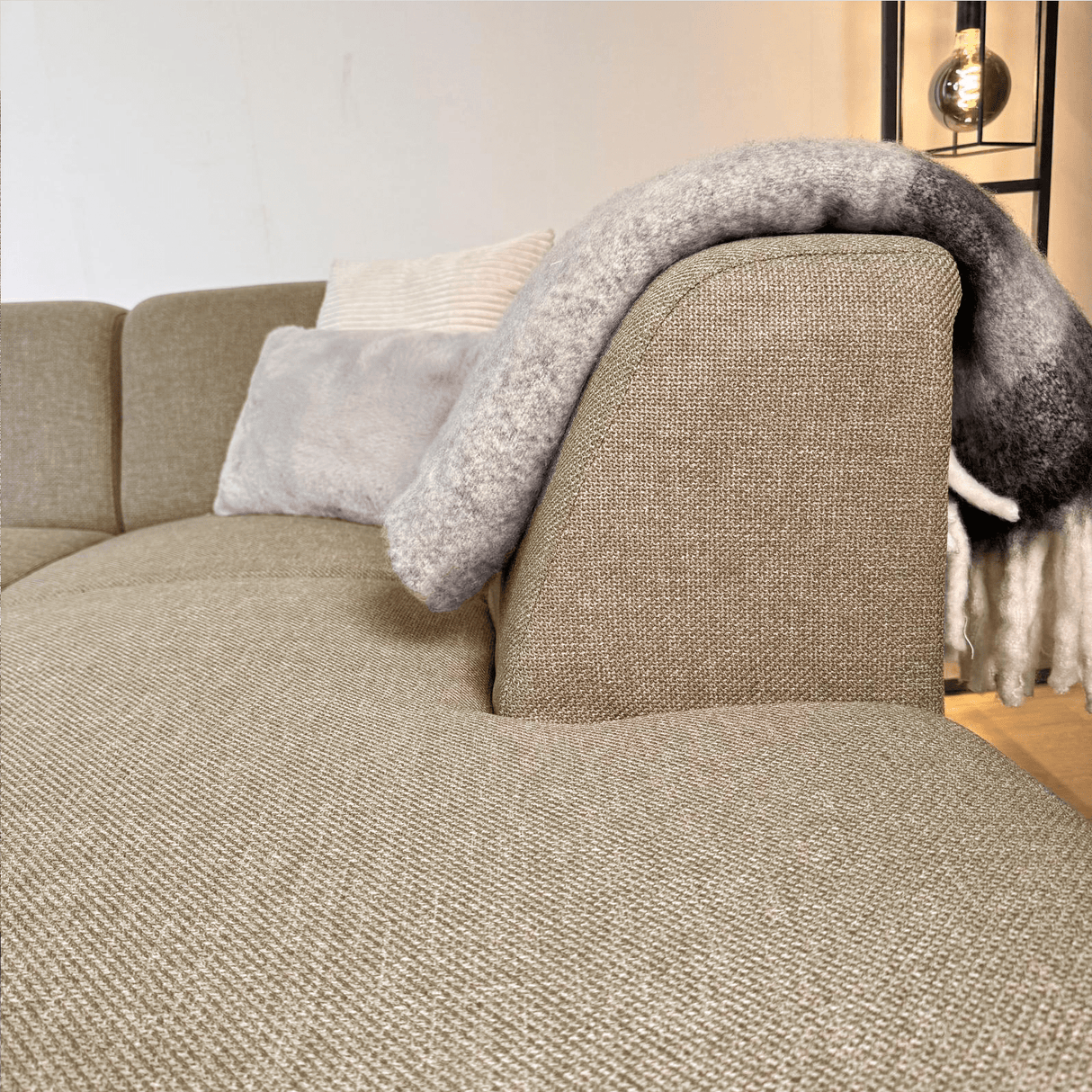 Ecksofa Moby Beige mit kompakter Lounge und recyceltem Stoff - Rechts 