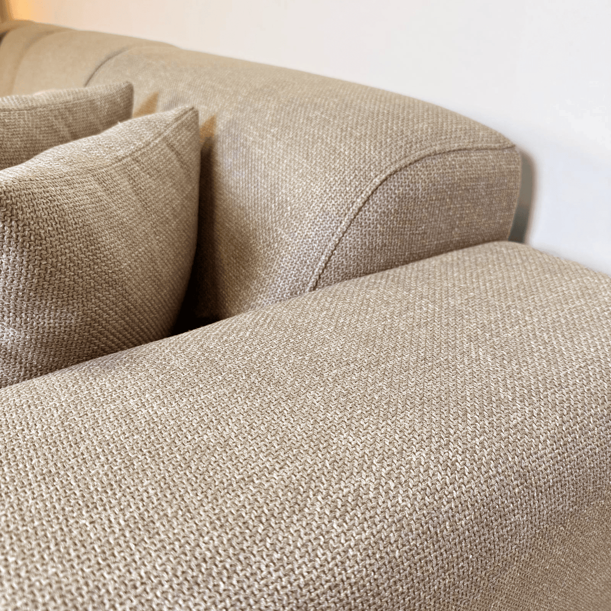 Ecksofa Moby Beige mit kompakter Lounge und recyceltem Stoff - Links 