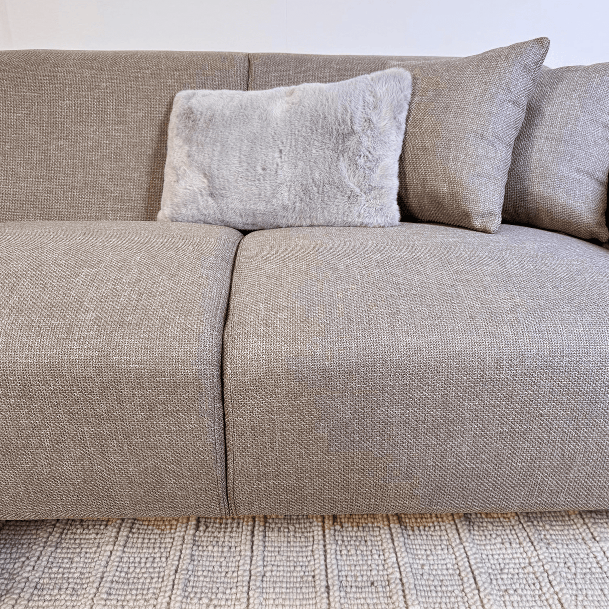 Ecksofa Moby Beige mit kompakter Lounge und recyceltem Stoff - Links 