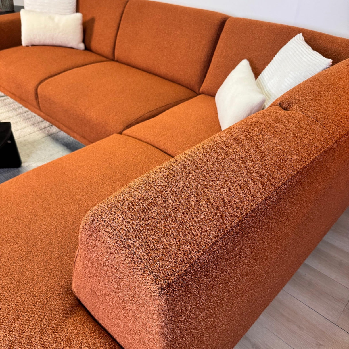 Ecksofa Maël Bouclé-Stoff terrakottafarben – rechts