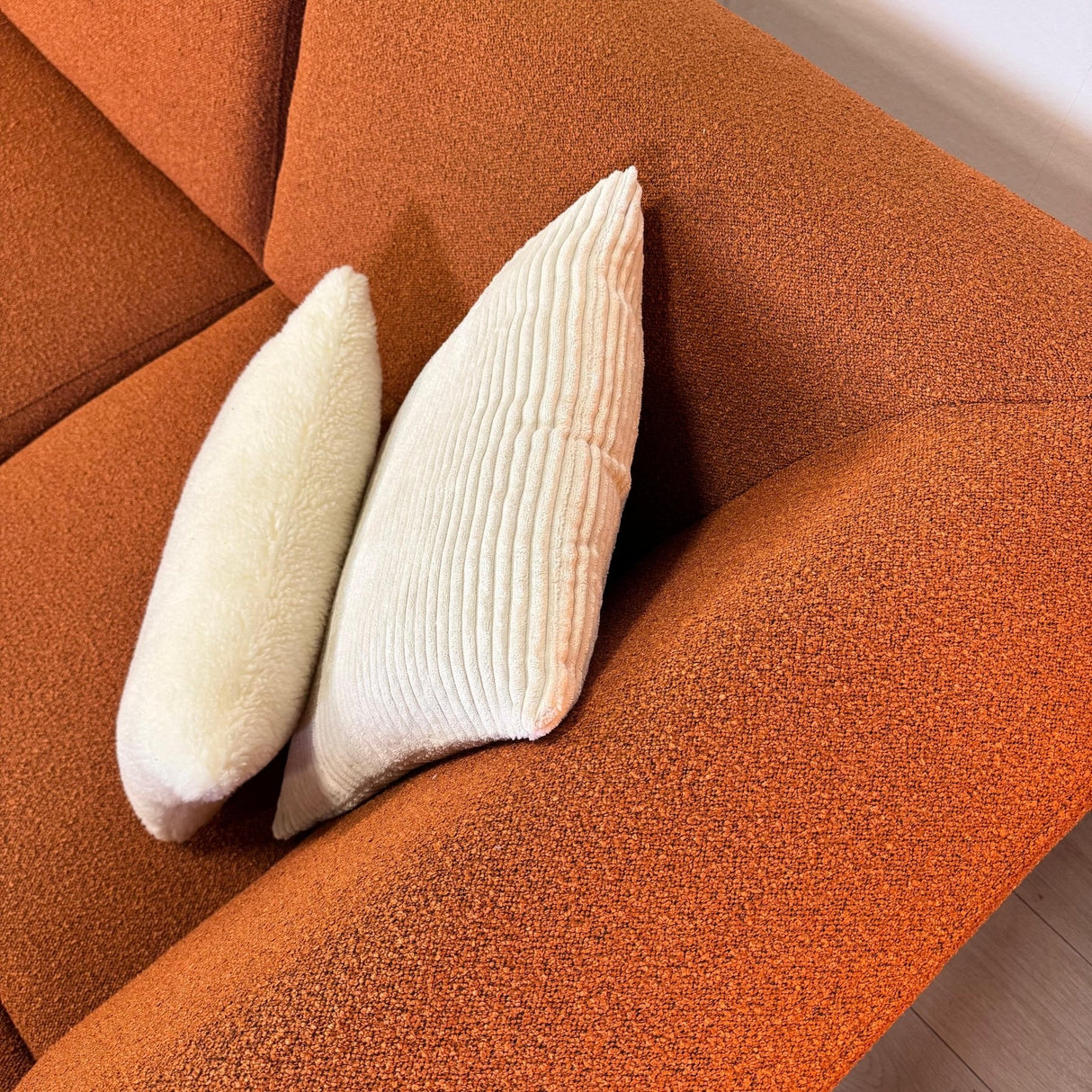 Ecksofa Maël Bouclé-Stoff terrakottafarben – rechts