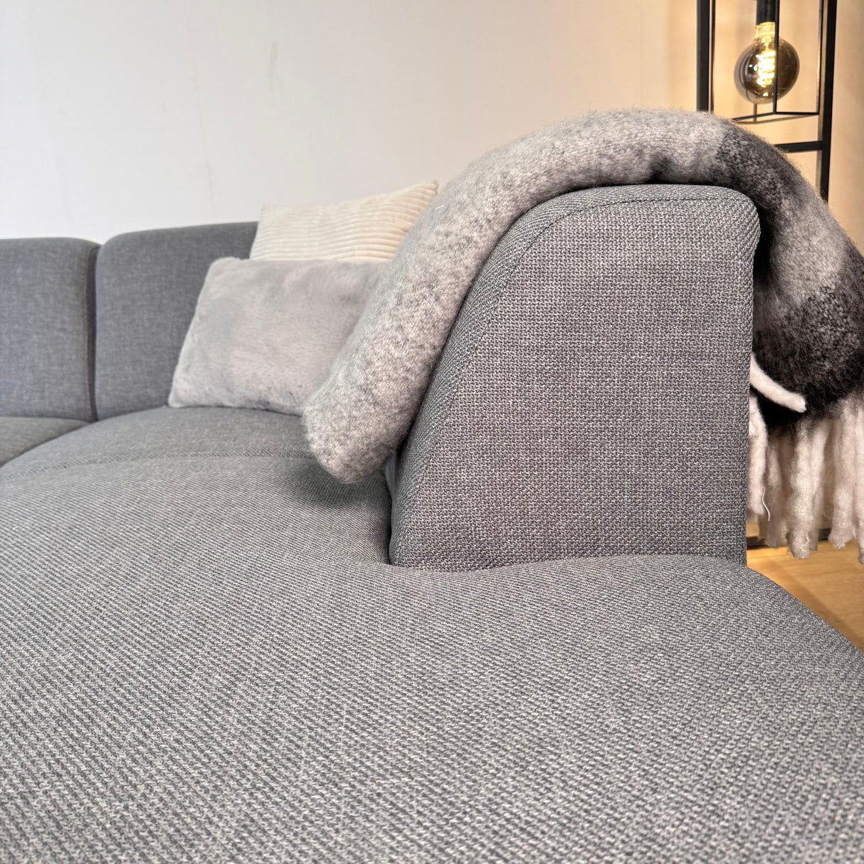 Ecksofa Moby Graublau mit kompakter Lounge und recyceltem Stoff - Rechts 