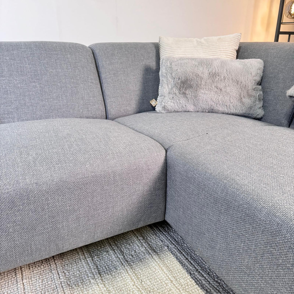 Ecksofa Moby Graublau mit kompakter Lounge und recyceltem Stoff - Rechts 